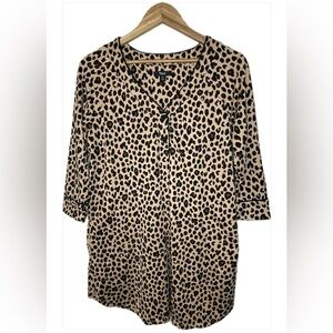 Simply Vera Wang leopard print Sleep Shirt with pockets. Women’s Size Medium